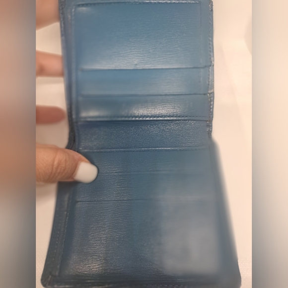 --SOLD-- Louis Vuitton compact refurbished LV Wallet - Picture 9 of 11